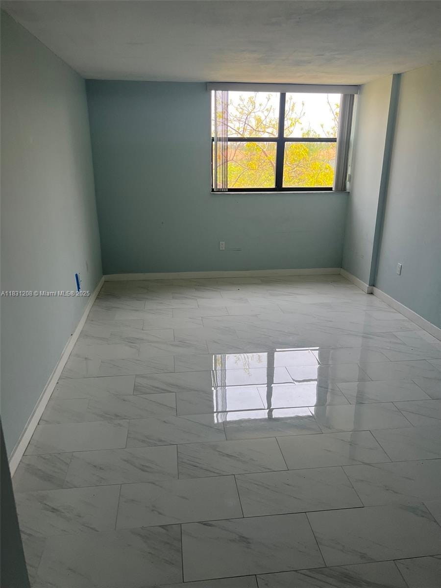 900 NE 195th Street 314, Miami, FL 33179 photo 28