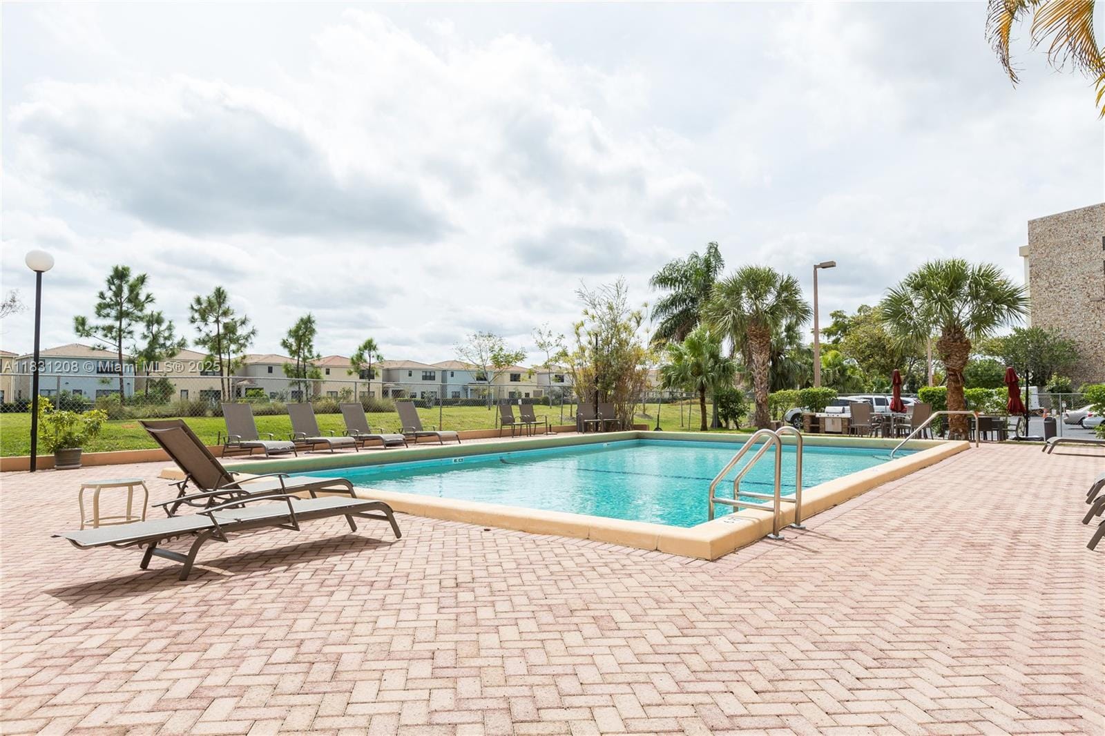 900 NE 195th Street 314, Miami, FL 33179 photo 4