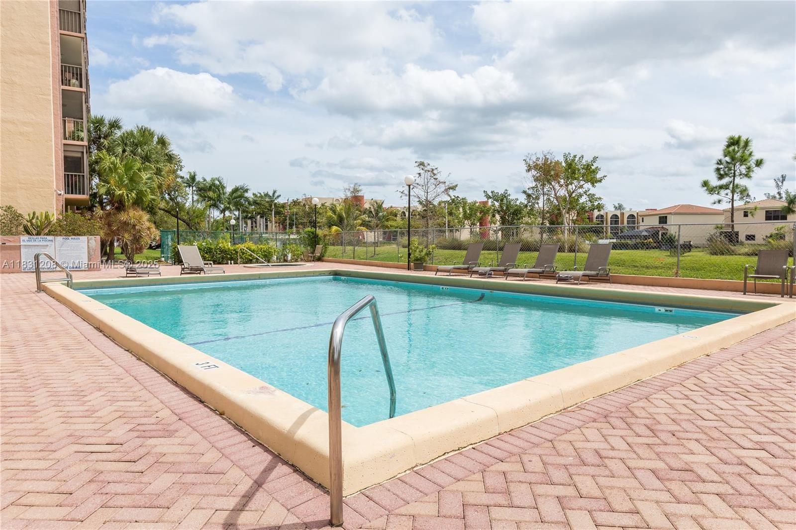 900 NE 195th Street 314, Miami, FL 33179 photo 5