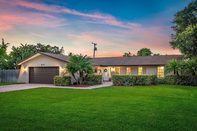 8147 SE Coconut Street, Hobe Sound, FL 33455