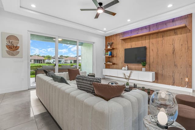 9647 Brook Isles Avenue, Delray Beach, FL 33446