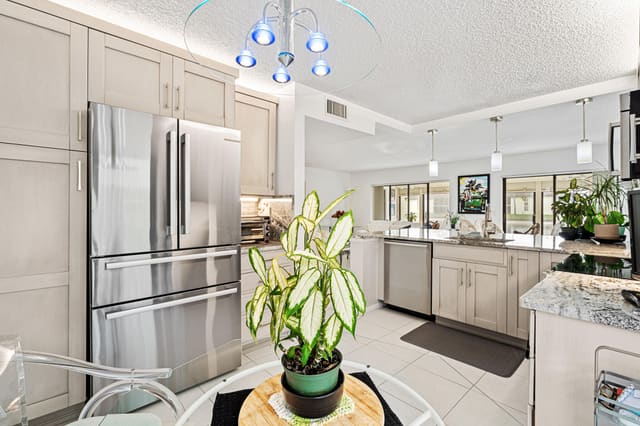 10439 S Circle Lake Drive 102, Boynton Beach, FL 33437