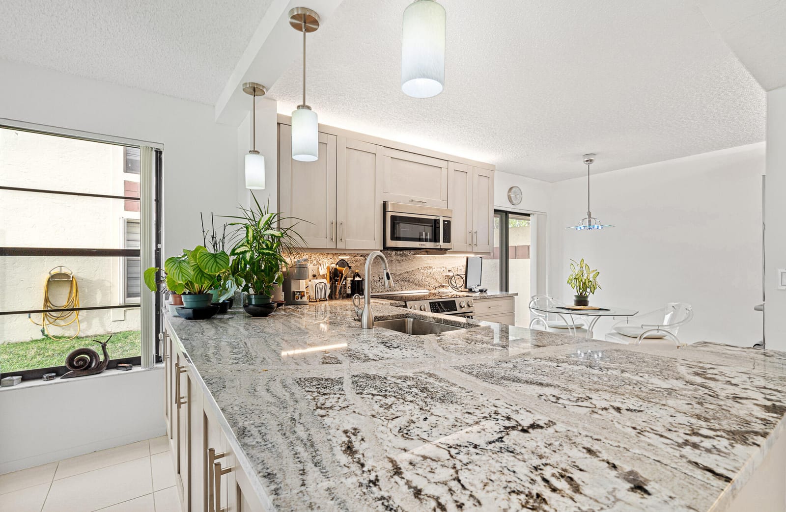 10439 S Circle Lake Drive 102 — photo 4