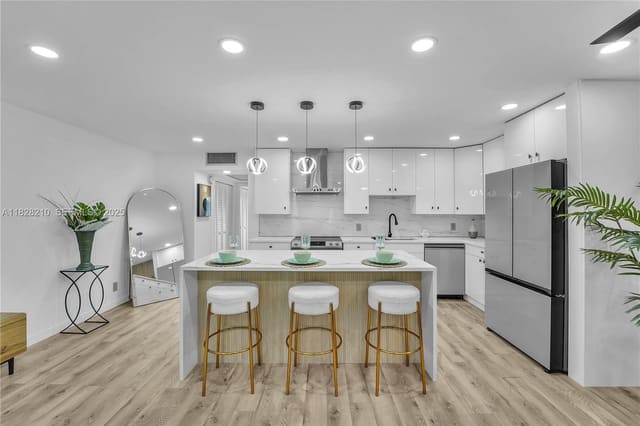 2905 Victoria Place D2, sold in Victoria Village F Condo, Coconut Creek, FL