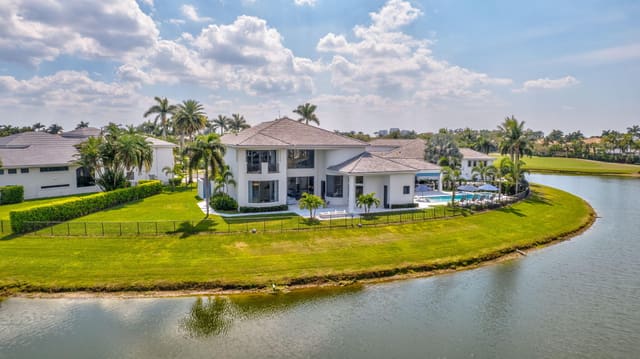 820 Floret Drive, Palm Beach Gardens, FL 33410