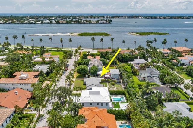 206 Pershing Way, sold in El Cid, West Palm Beach, FL