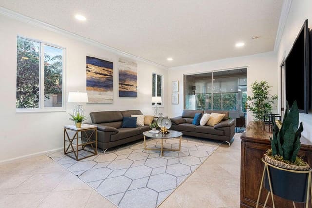 6798 Via Regina, Boca Raton, FL 33433