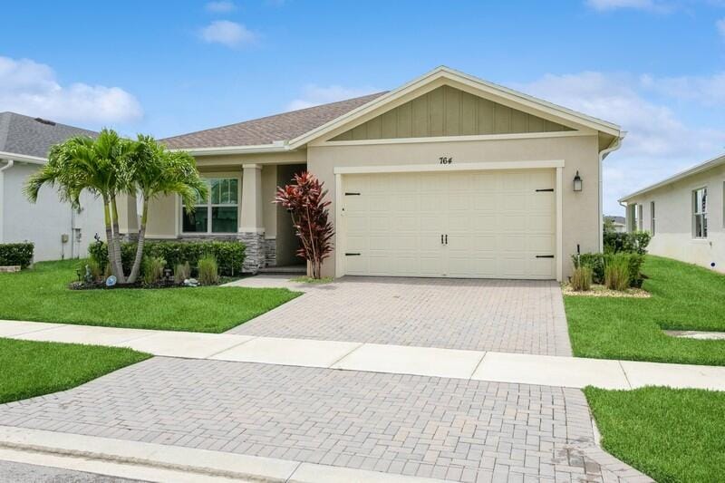764 SE Bloomfield Road, Port St. Lucie, FL 34984