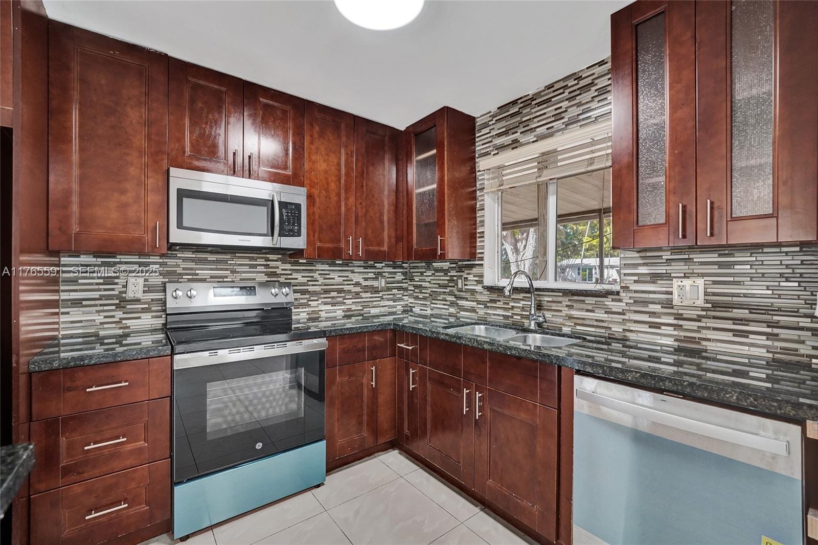 924 N 30th Road, Hollywood, FL 33021