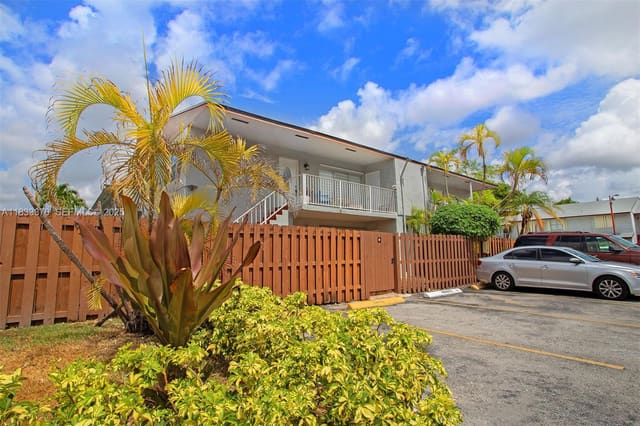 15411 SW 81st Cir Lane 34, sold in Tennis View, Miami, FL