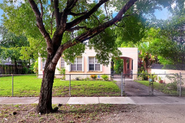 2730 NW 6th Street, sold in Grosse Pointe Highlands, Miami, FL
