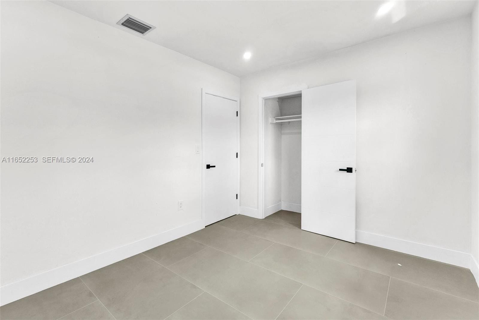 1171 NE 211th Terrace, Miami, FL 33179 photo 18