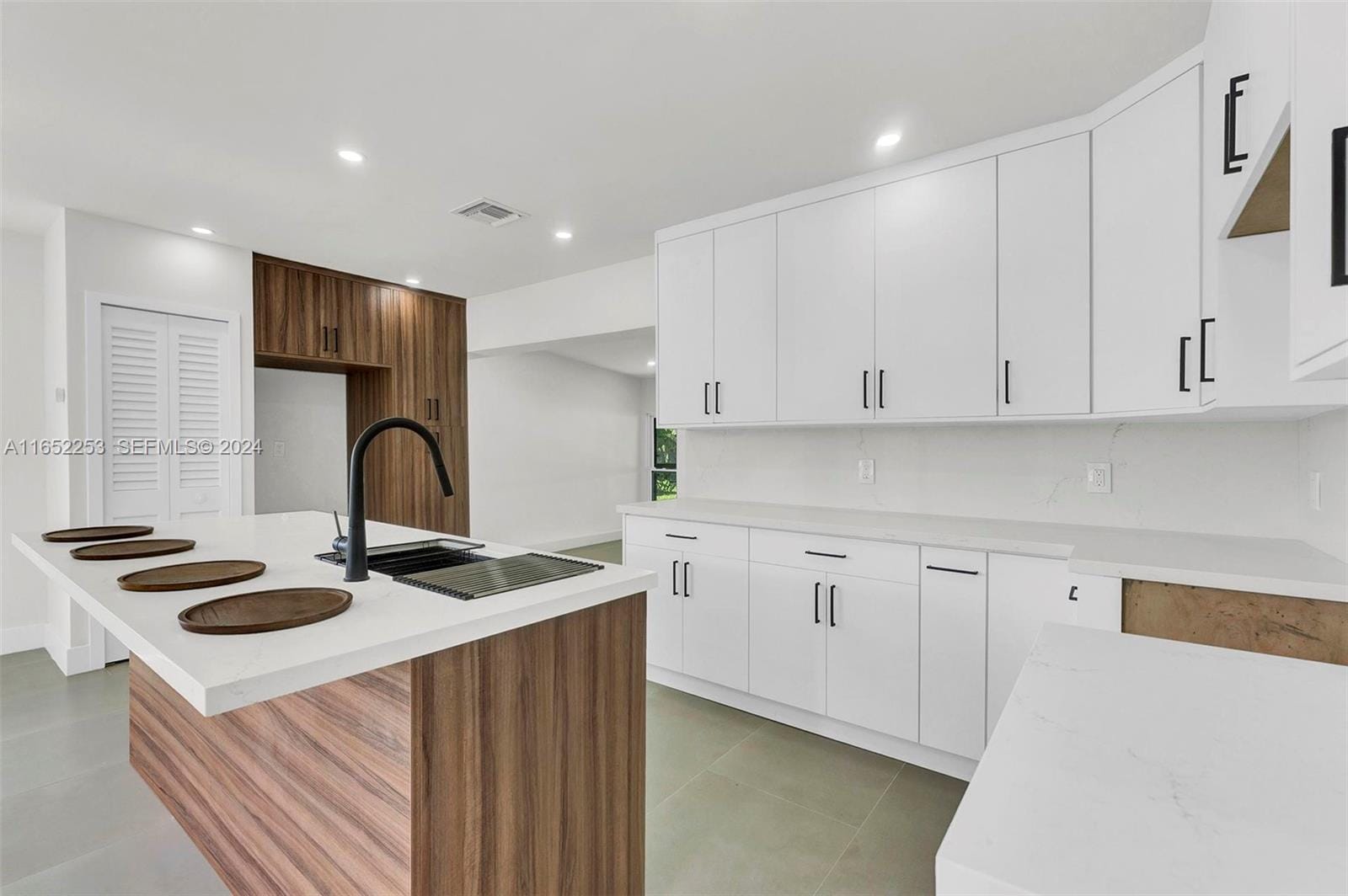 1171 NE 211th Terrace, Miami, FL 33179 photo 6