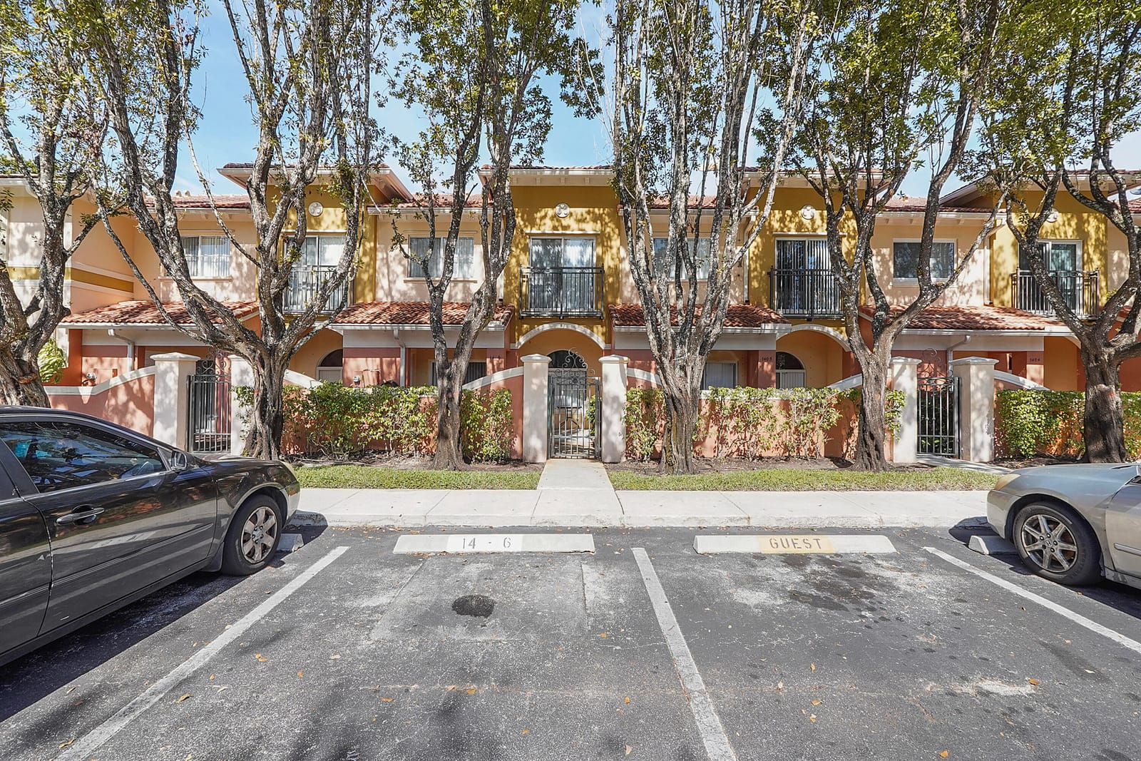 1406 S Santa Catalina Circle, North Lauderdale, FL 33068