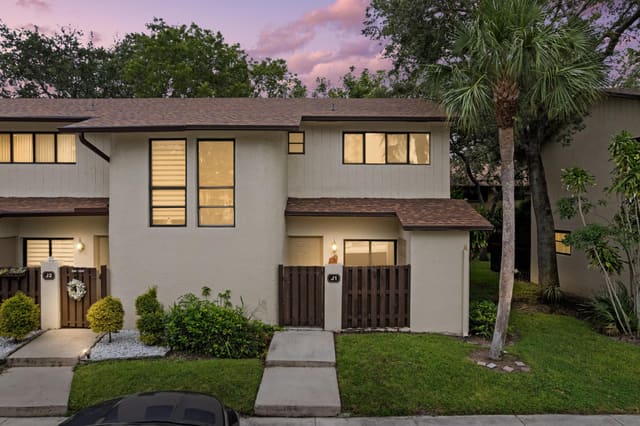 7620 NW 79th Avenue J1, sold in Bonaire Village At Woodmont, Tamarac, FL