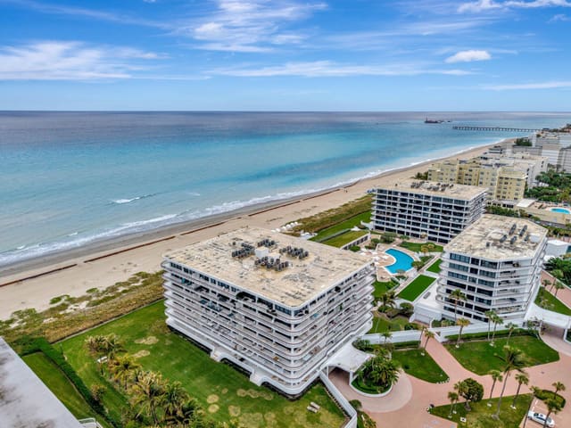 2660 S Ocean Boulevard 101n, sold in Beach Point Condo, Palm Beach, FL