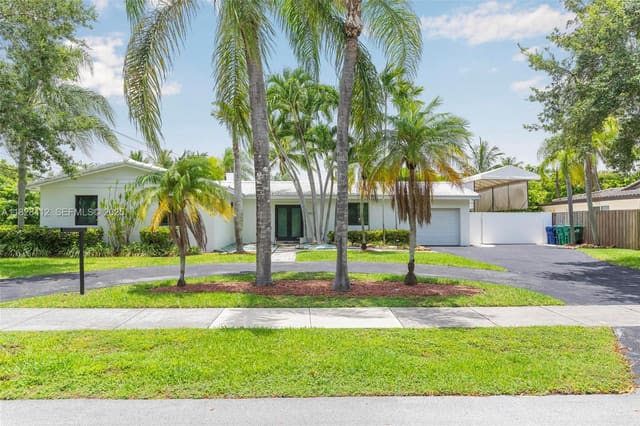 15920 SW 85th Avenue, Palmetto Bay, FL 33157