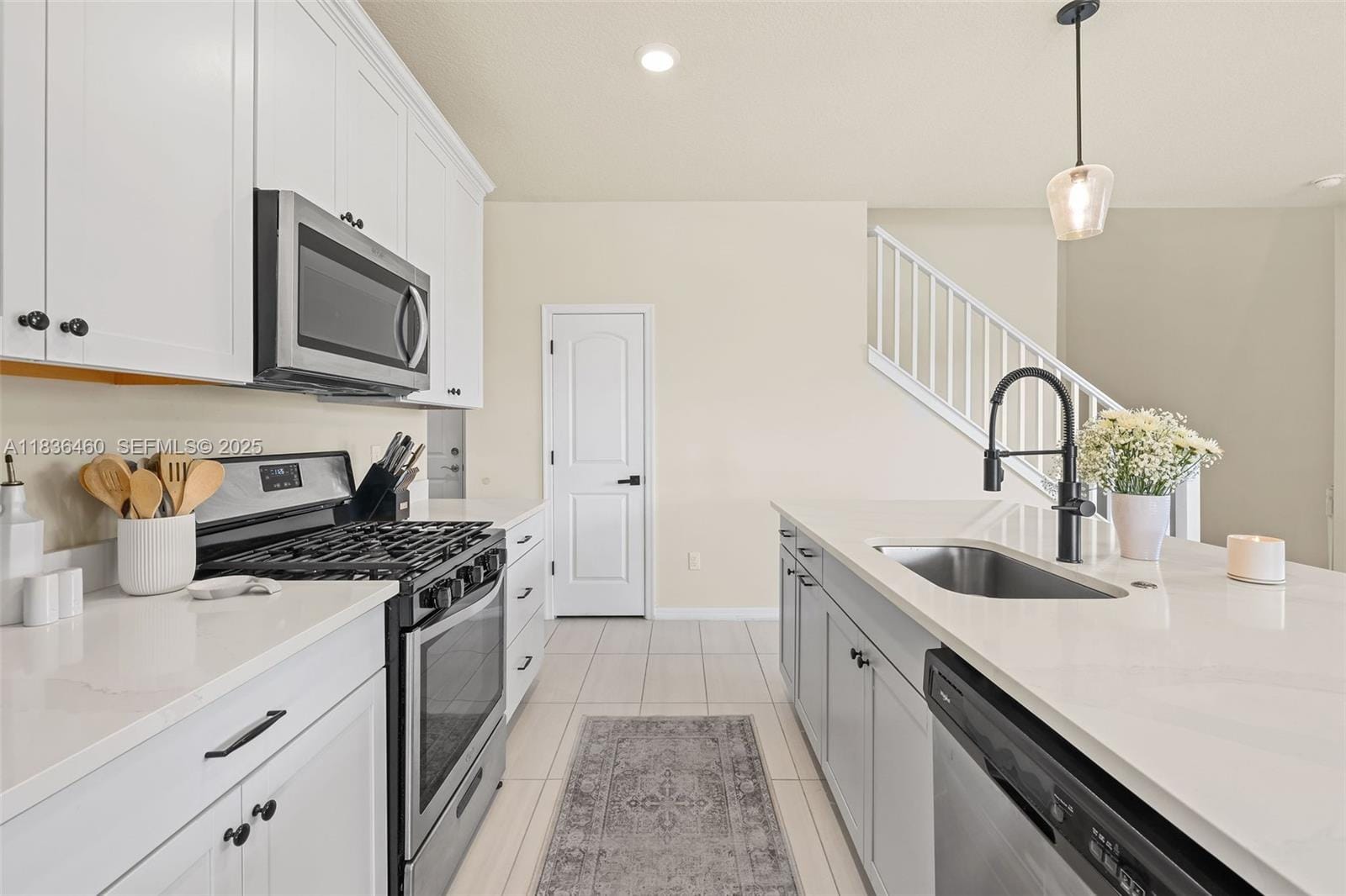 2414 Primrose Place, Oakland Park, FL 33309 photo 11