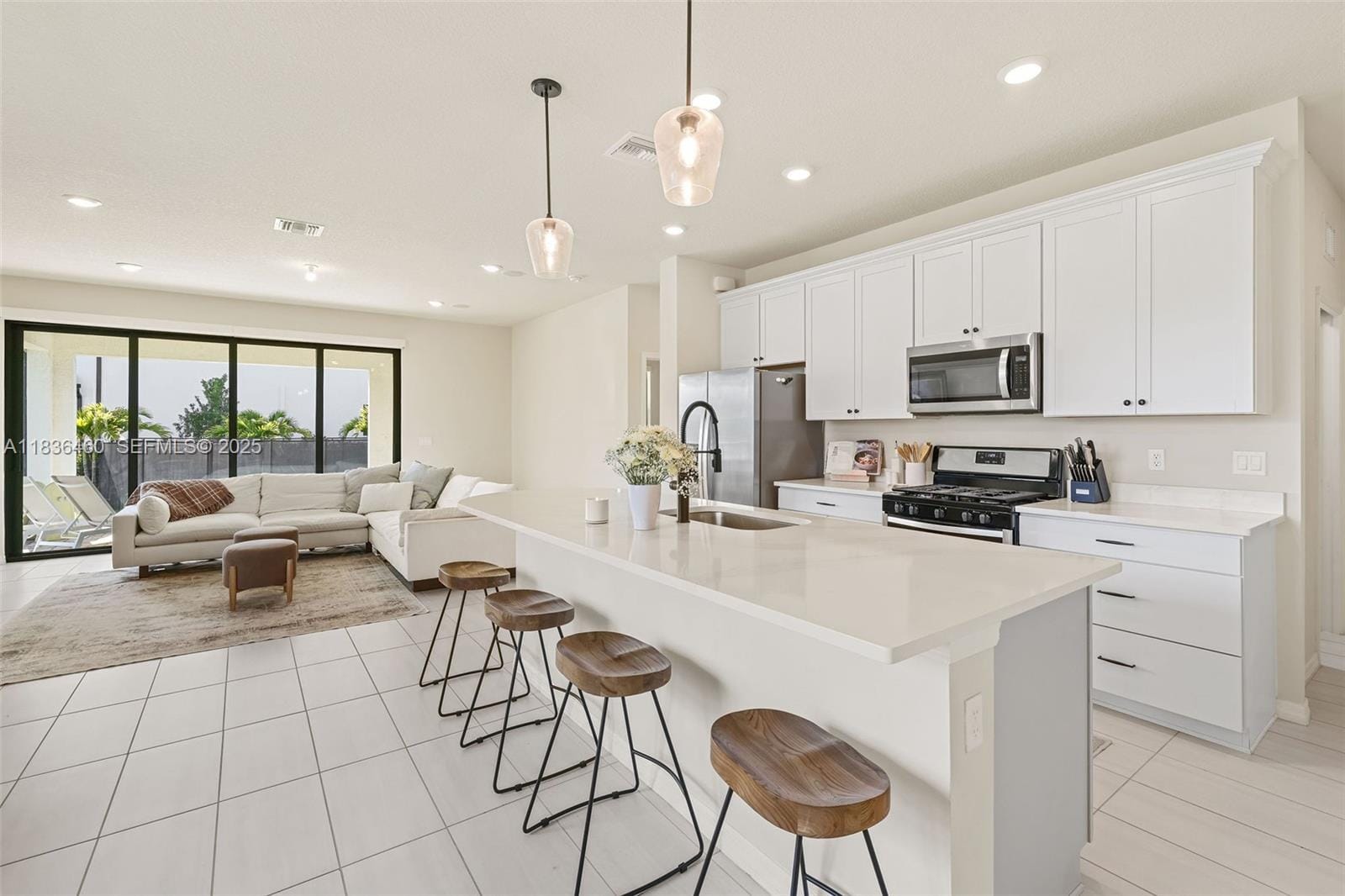 2414 Primrose Place, Oakland Park, FL 33309 photo 7
