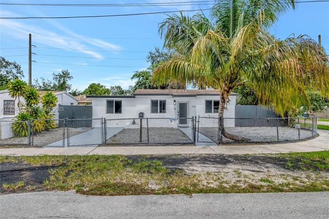 1901 NW 86th Terrace, sold in Everglades Ave Hts Addn, Miami, FL