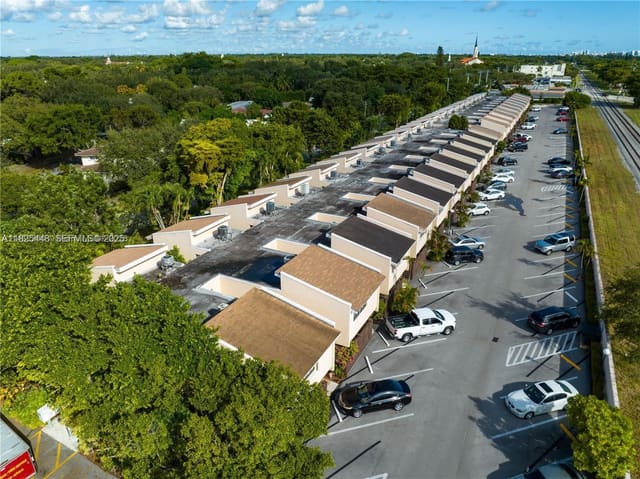 8943 NE 4th Ave Road 8943, sold in Shores Villas Condo Bldg, Miami Shores, FL