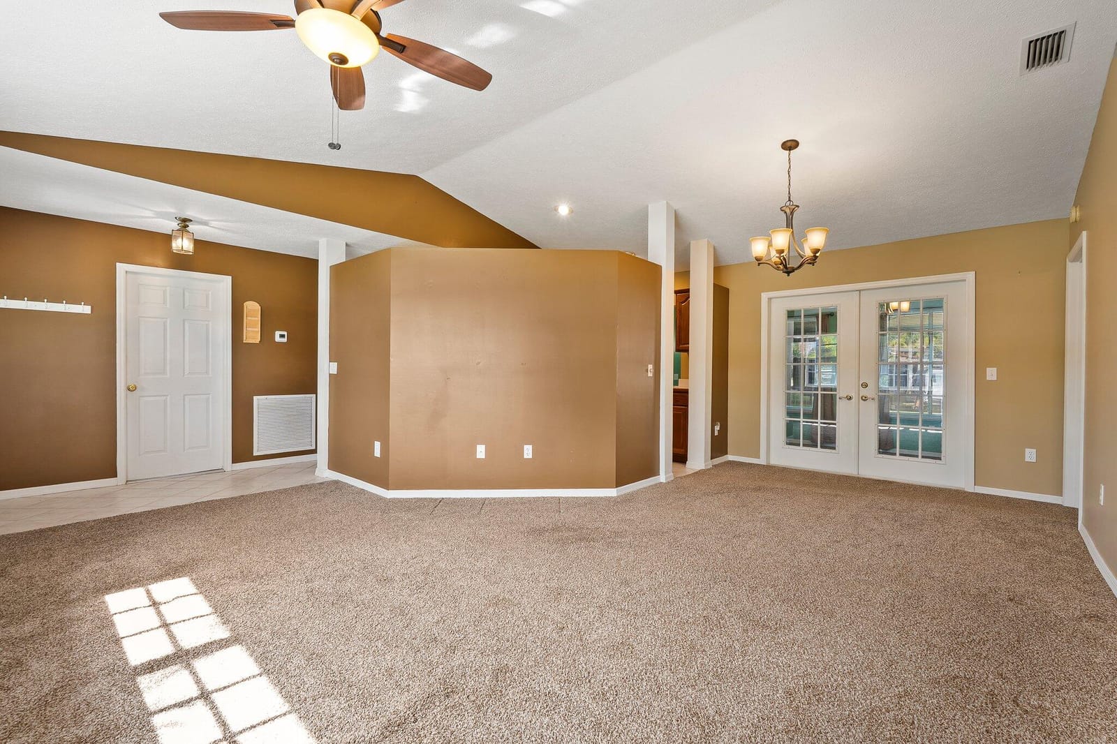 7205 Plumosa Lane — photo 6