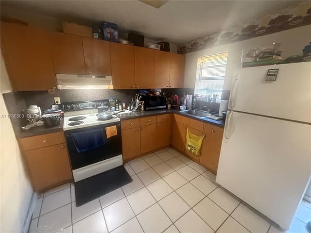 7987 NW 7th Street D13, sold in Midway Mansions Townhomes, Miami, FL