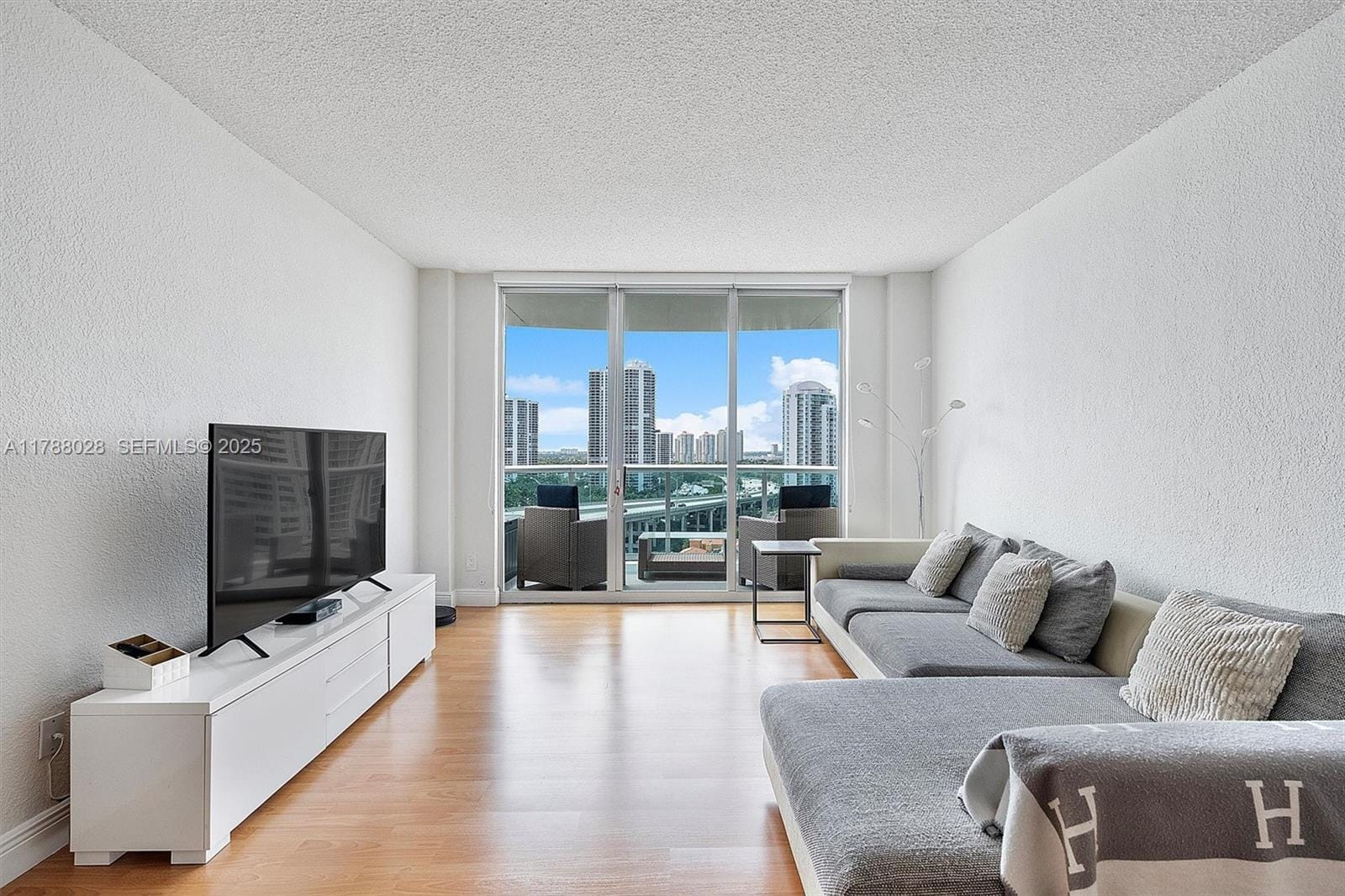 19390 Collins Avenue 1501, Sunny Isles Beach, FL 33160 photo 6
