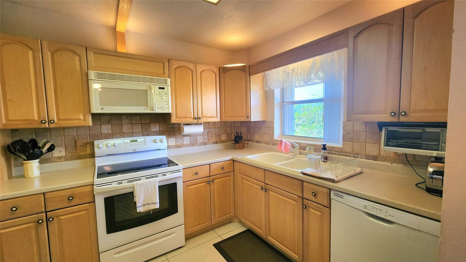 700 SE 6th Avenue 302, Deerfield Beach, FL 33441