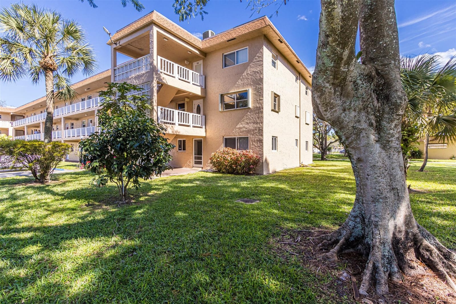 608 SW Natura Boulevard 112, Deerfield Beach, FL 33441
