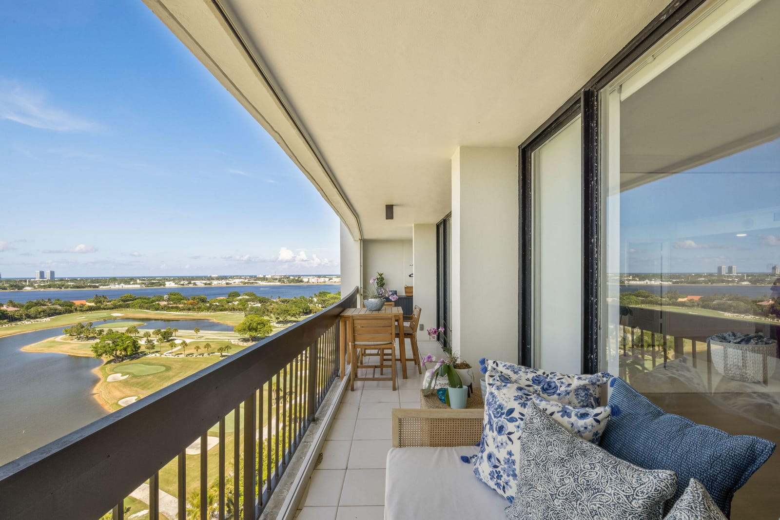 2000 Presidential Way 1702, West Palm Beach, FL 33401