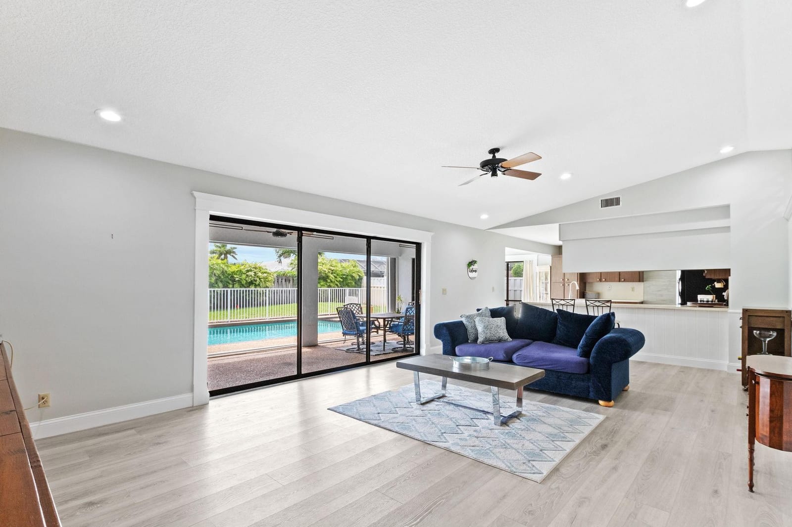 435 NW 99th Way — photo 3