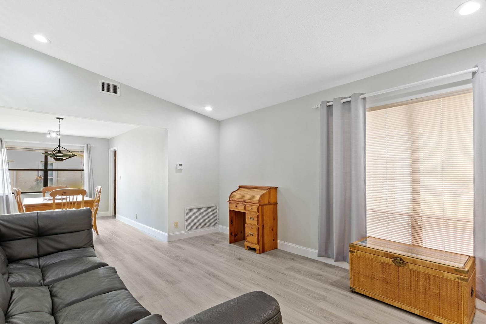 435 NW 99th Way — photo 6