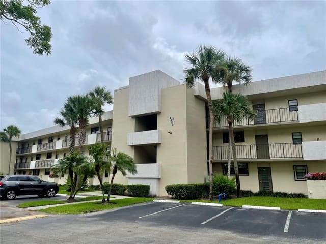2450 Deer Creek Country Club Boulevard 206-B, sold in The Palms Of Deer Creek, Deerfield Beach, FL