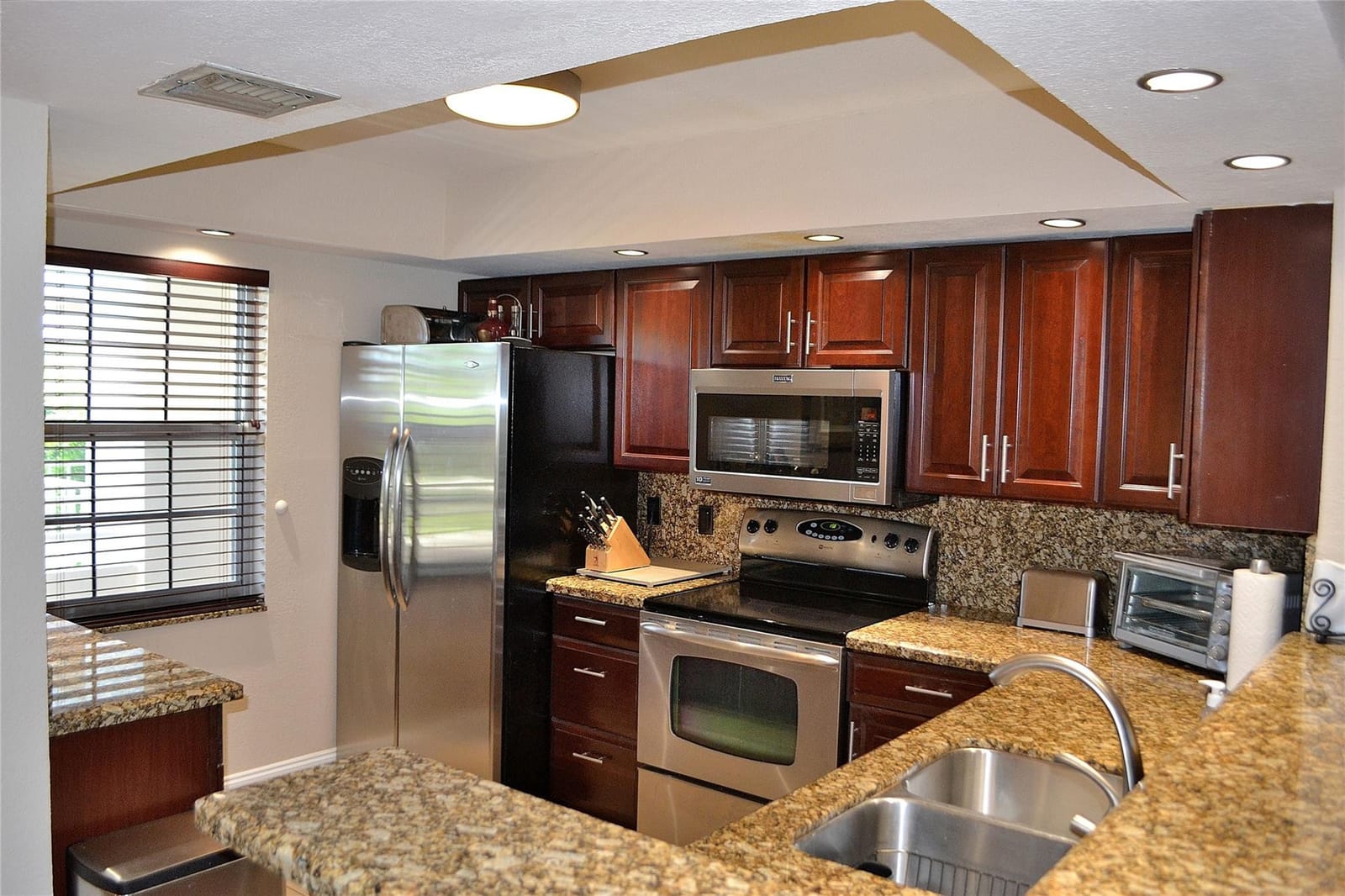 3850 Oaks Clubhouse Drive 405 — photo 2
