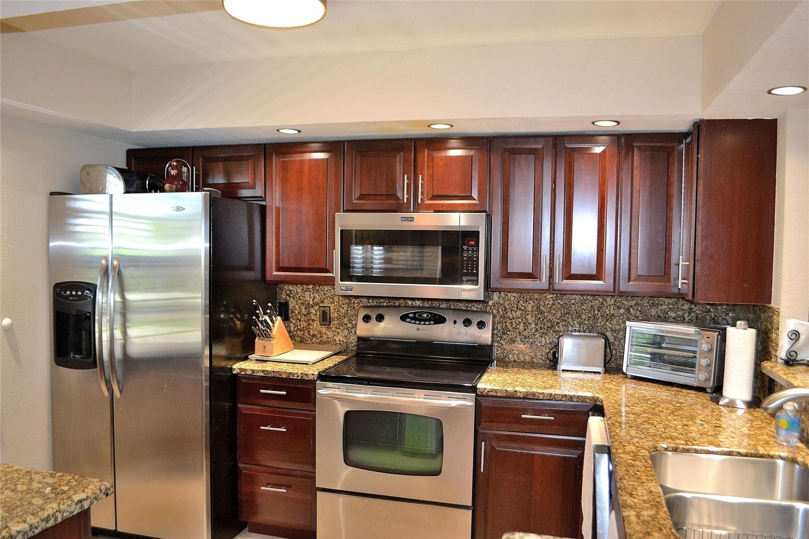 3850 Oaks Clubhouse Drive 405, Pompano Beach, FL 33069 photo 16