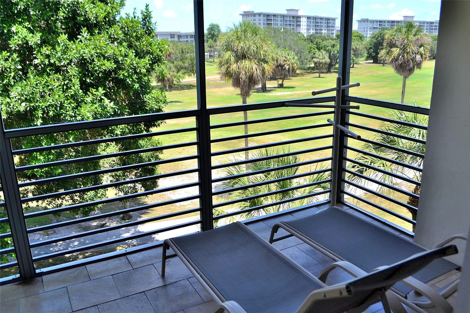 3850 Oaks Clubhouse Drive 405 — photo 9