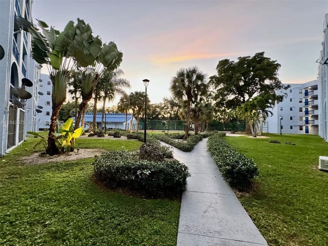9460 E Fontainebleau Boulevard 122, sold in Bleau Grotto Condo, Miami, FL