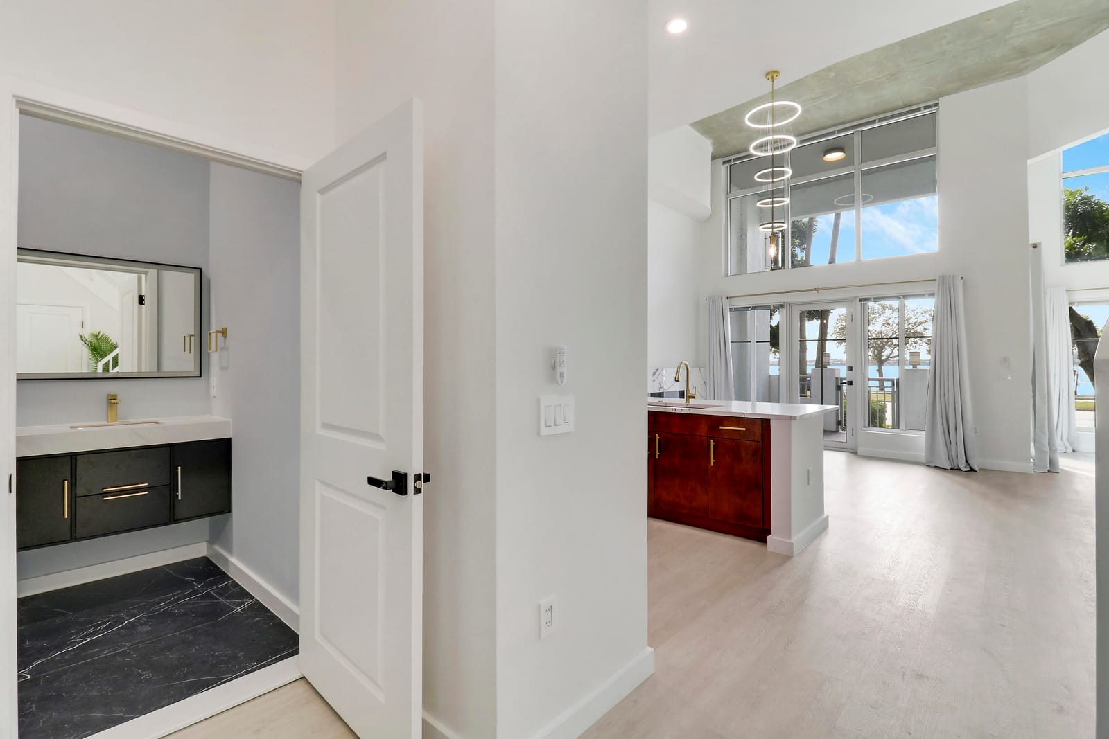 300 S Australian Avenue U127 — photo 2