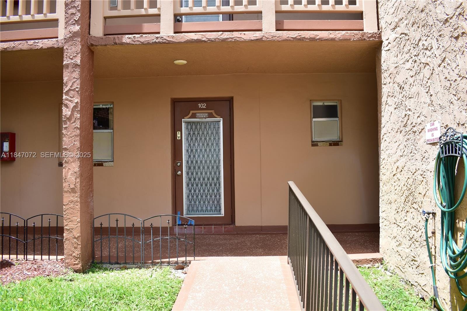 9821 Sunrise Lakes Boulevard 102, Sunrise, FL 33322