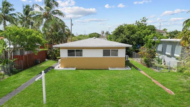 2212 Roosevelt Street, sold in Hollywood Park 4-19 B, Hollywood, FL