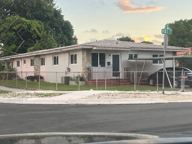 3100 SW 25th Street, Miami, FL 33133