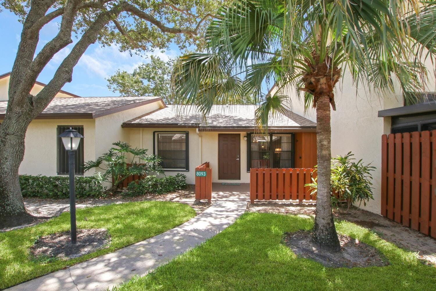 8093 SE Villa Circle — photo 2