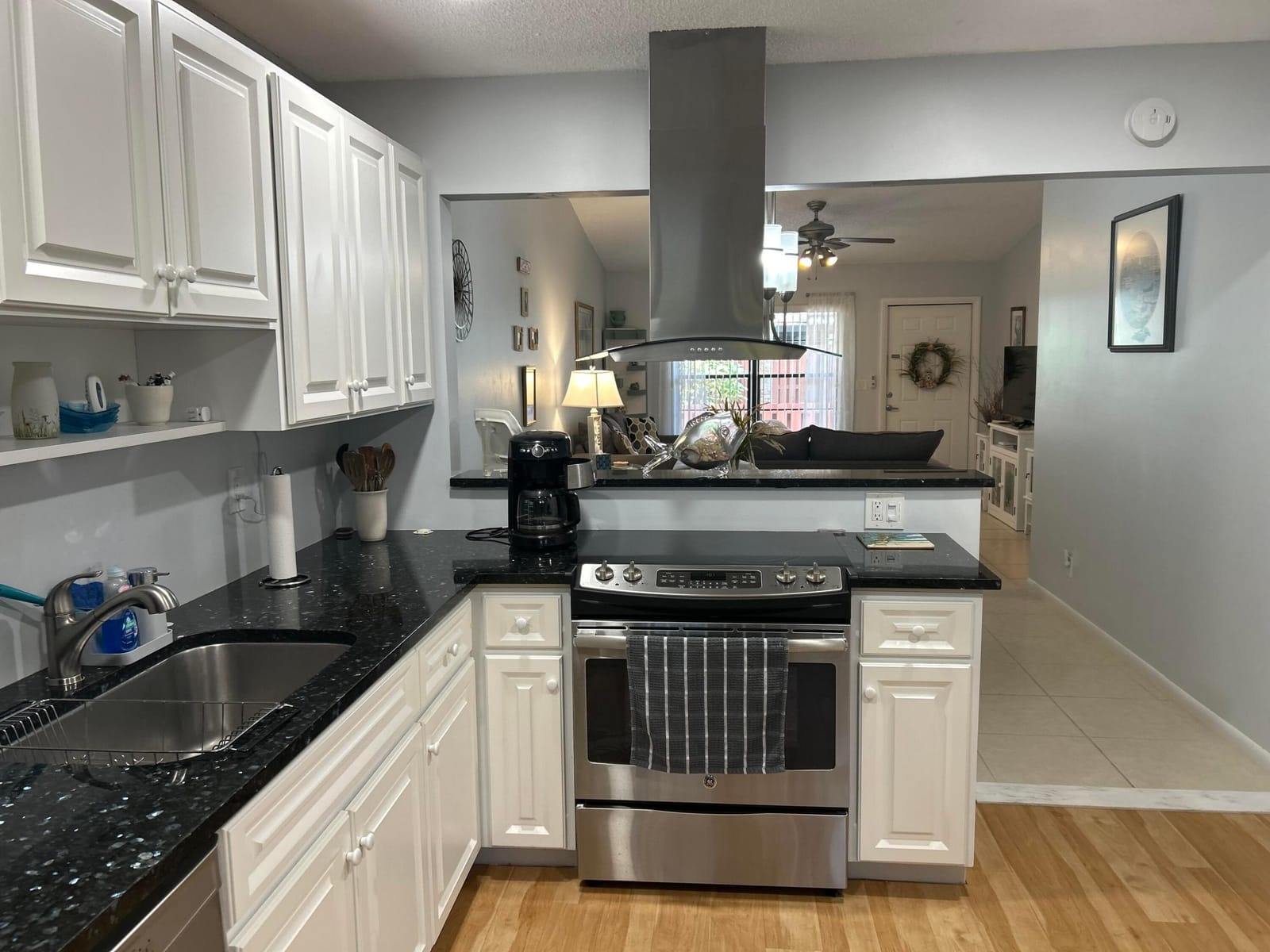 8093 SE Villa Circle — photo 4