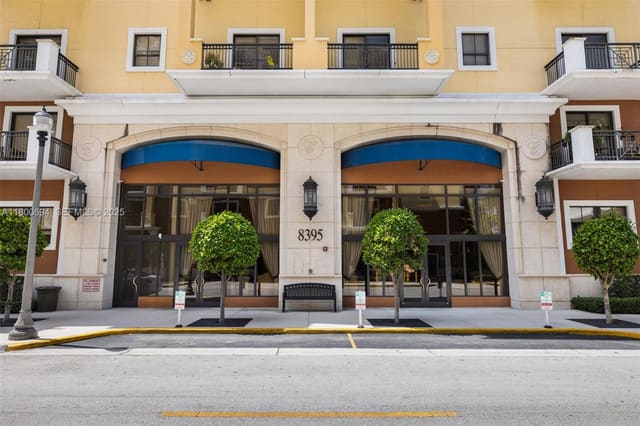 8395 SW 73rd Avenue 320, sold in Colonnade At Dadeland Sw, Miami, FL
