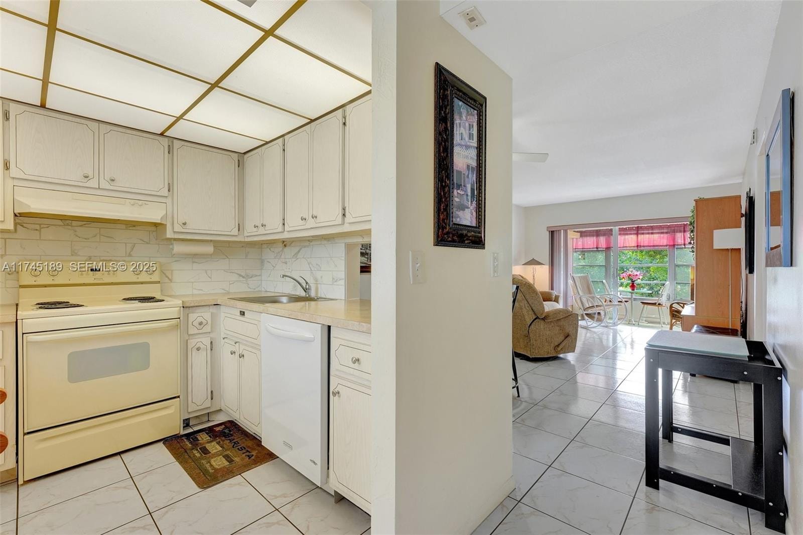 2801 NW 47th Terrace 305B — photo 11