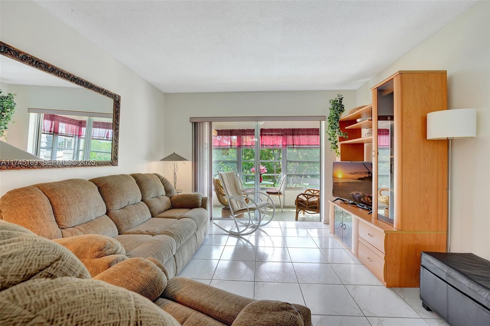 2801 NW 47th Terrace 305B — photo 3