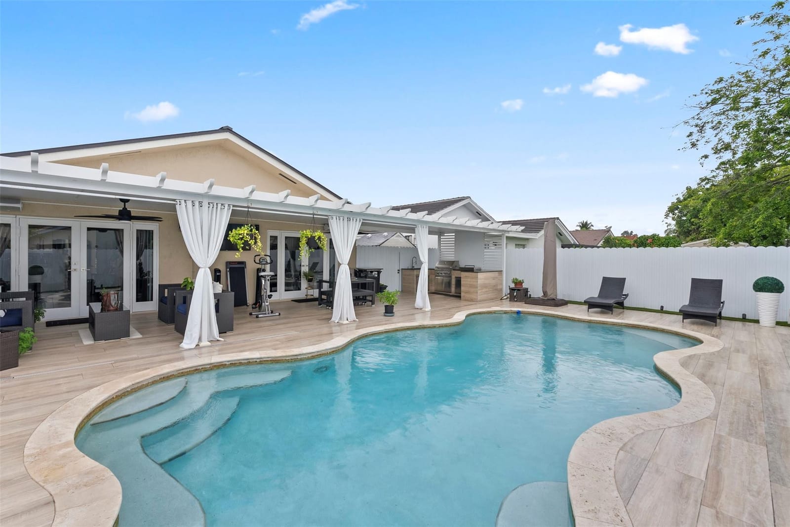 18353 SW 136th Avenue, Miami, FL 33177