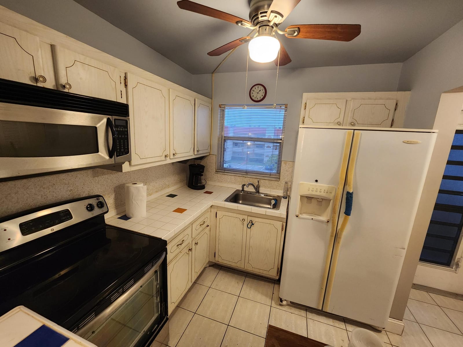 2900 Sunrise Lakes Drive W 303, Sunrise, FL 33322 photo 7