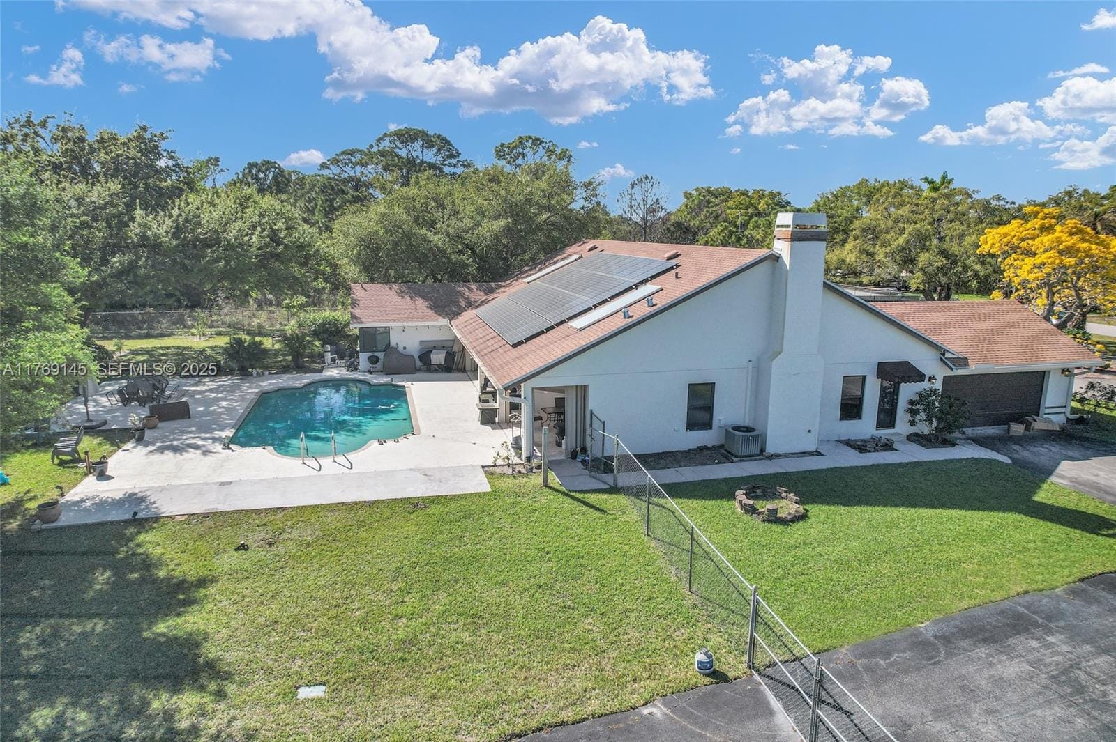 5270 NW 76th Place — photo 3